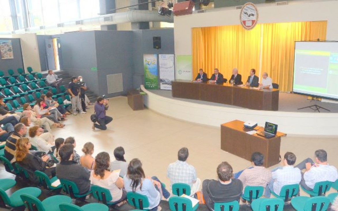 imagen El Instituto de Ciencias Básicas promueve una charla sobre el futuro de la física médica en la lucha contra el cáncer