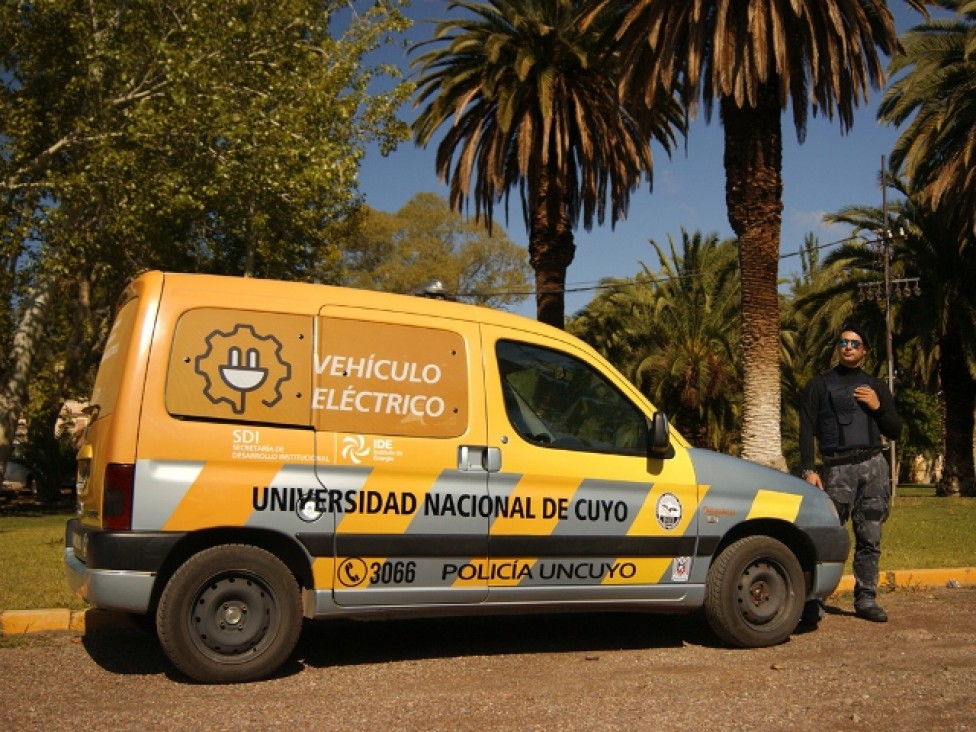 imagen Convirtieron un auto común en un vehículo eléctrico en la UNCuyo