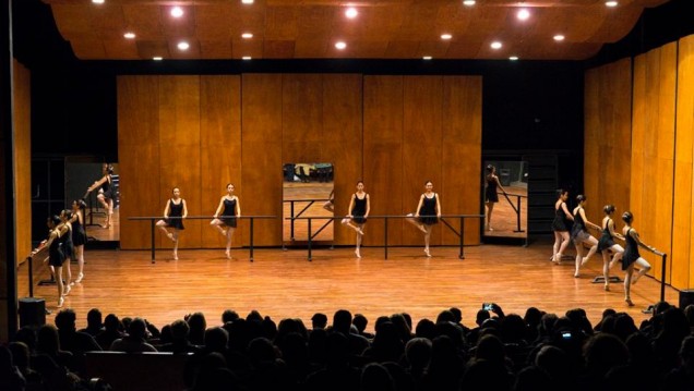 imagen Primera muestra del año de alumnas del Ballet 