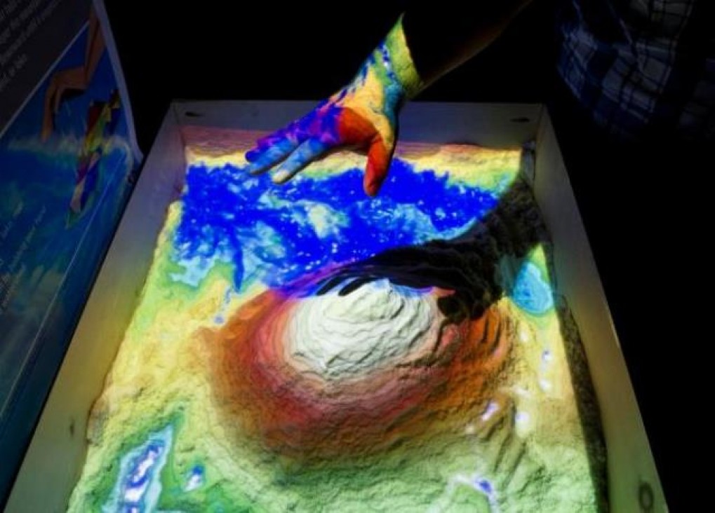 imagen Filosofía y Letras inauguró una Mesa Topográfica Digital Interactiva