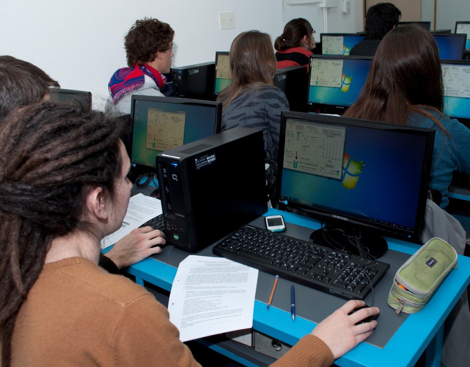 imagen COVID 19: Futuros médicos de la UNCUYO atenderán el Call Center de la Provincia