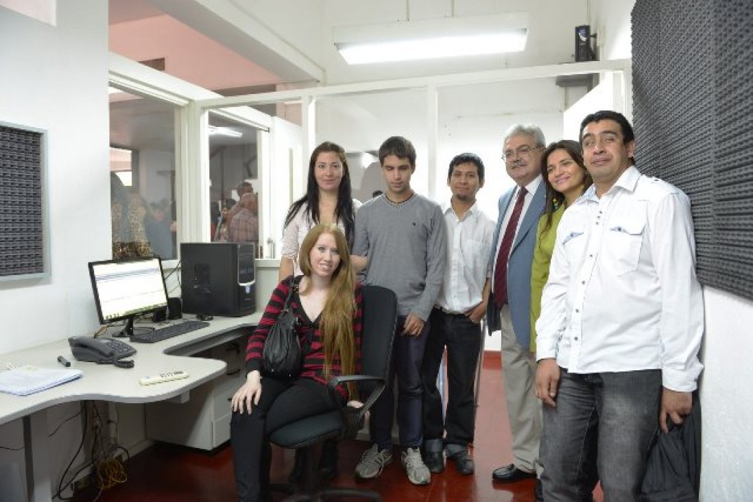 imagen Estudiantes con discapacidad a cargo de un nuevo call center