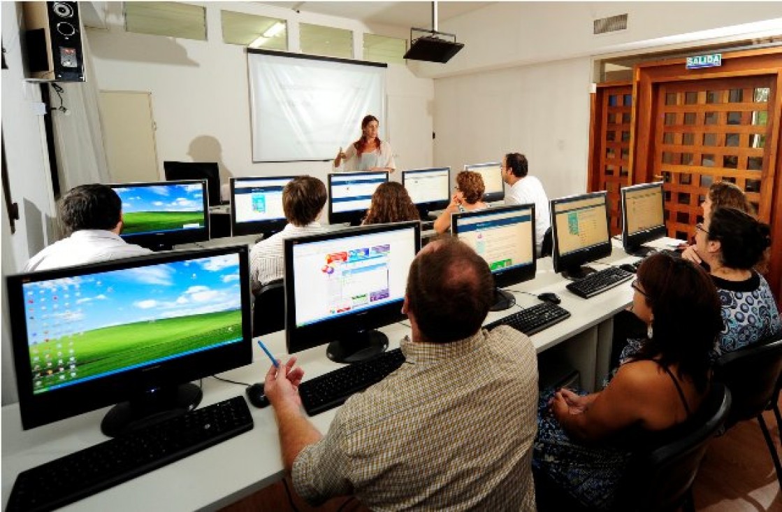 imagen Proyecto de Educación a Distancia recibió una mención del Senado Nacional