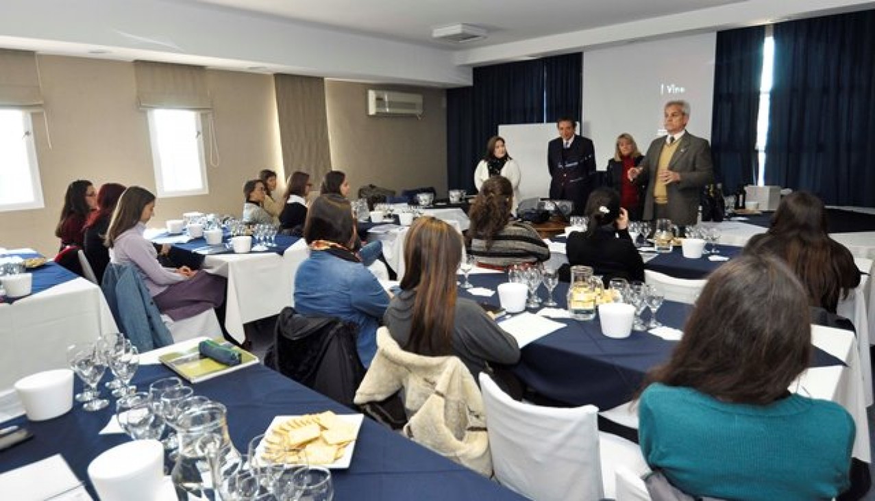 imagen Comenzó curso "Los Jóvenes y el Vino" para alumnos de la UNCuyo