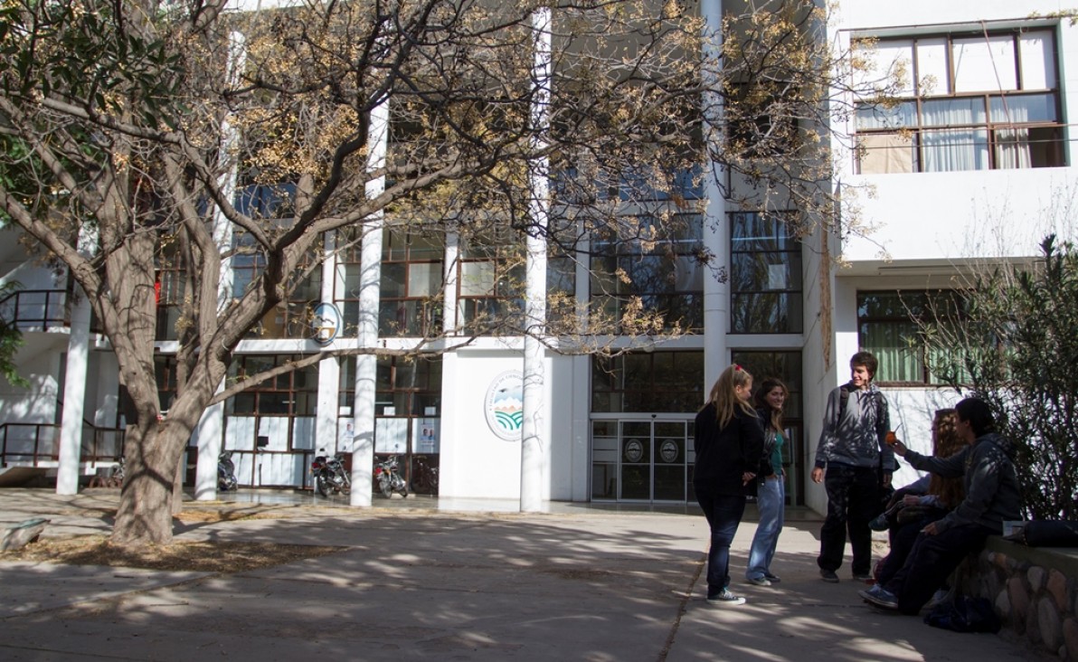 imagen Impulsarán pasantías para estudiantes y graduados de Ciencias Agrarias