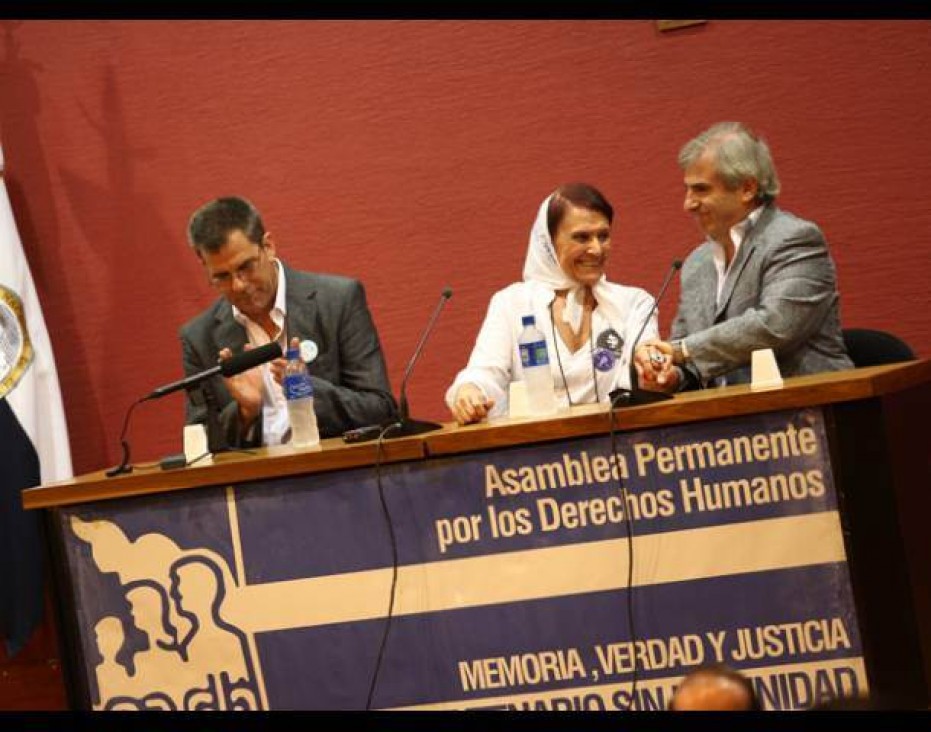 imagen Ciencias Aplicadas recordó el Día de la Memoria  con una de las Madres de Plaza de Mayo