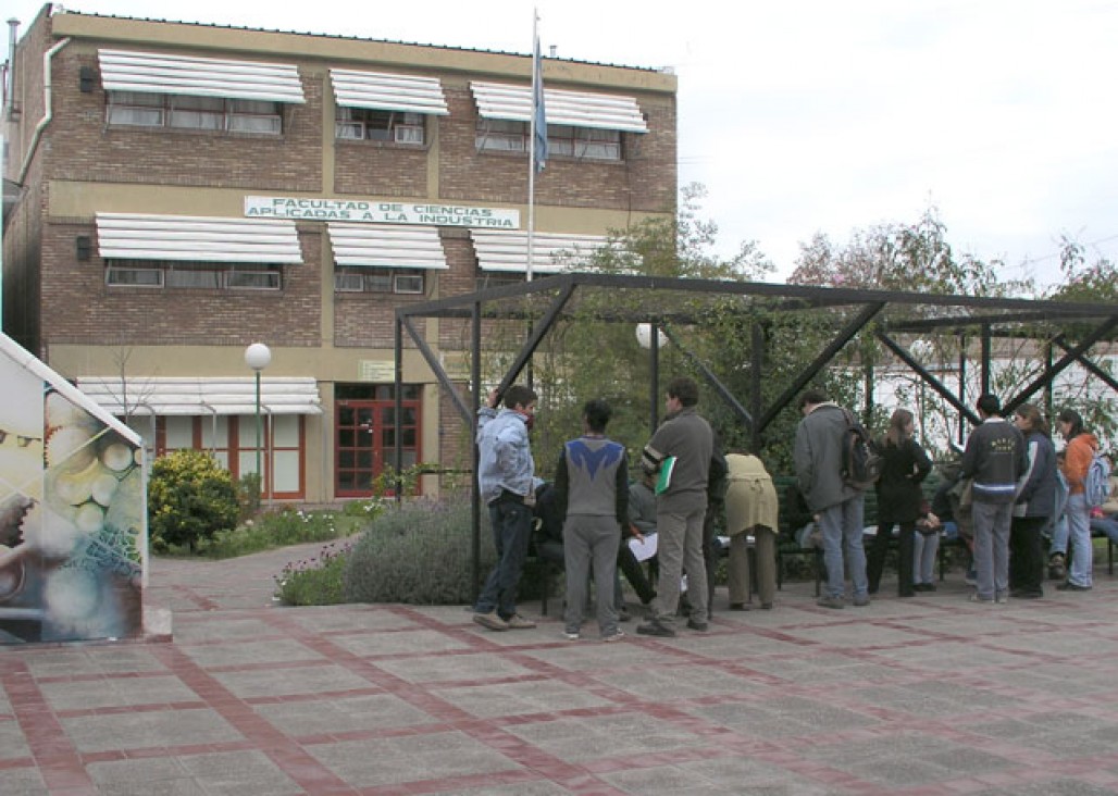 imagen Concursan dos cargos docentes en Aplicadas