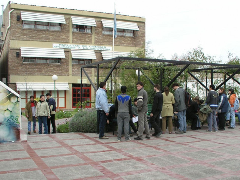 imagen Un día de actividades artísticas en Ciencias Aplicadas de San Rafael