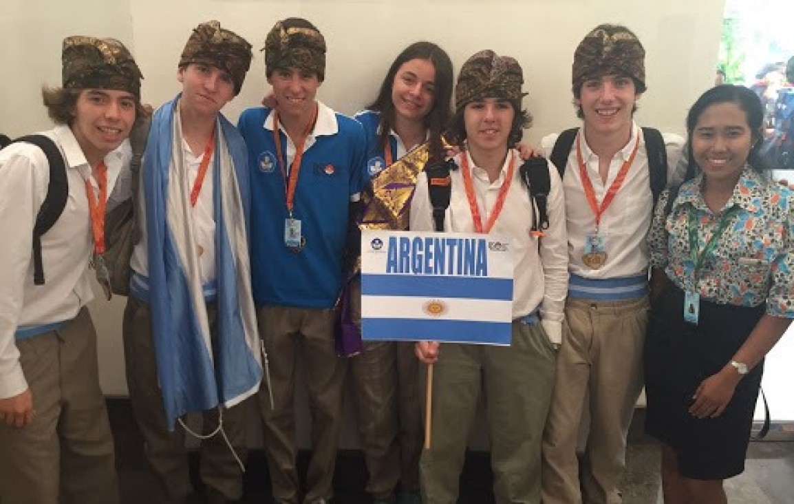 imagen Medalla de bronce para un argentino en certamen de Ciencia