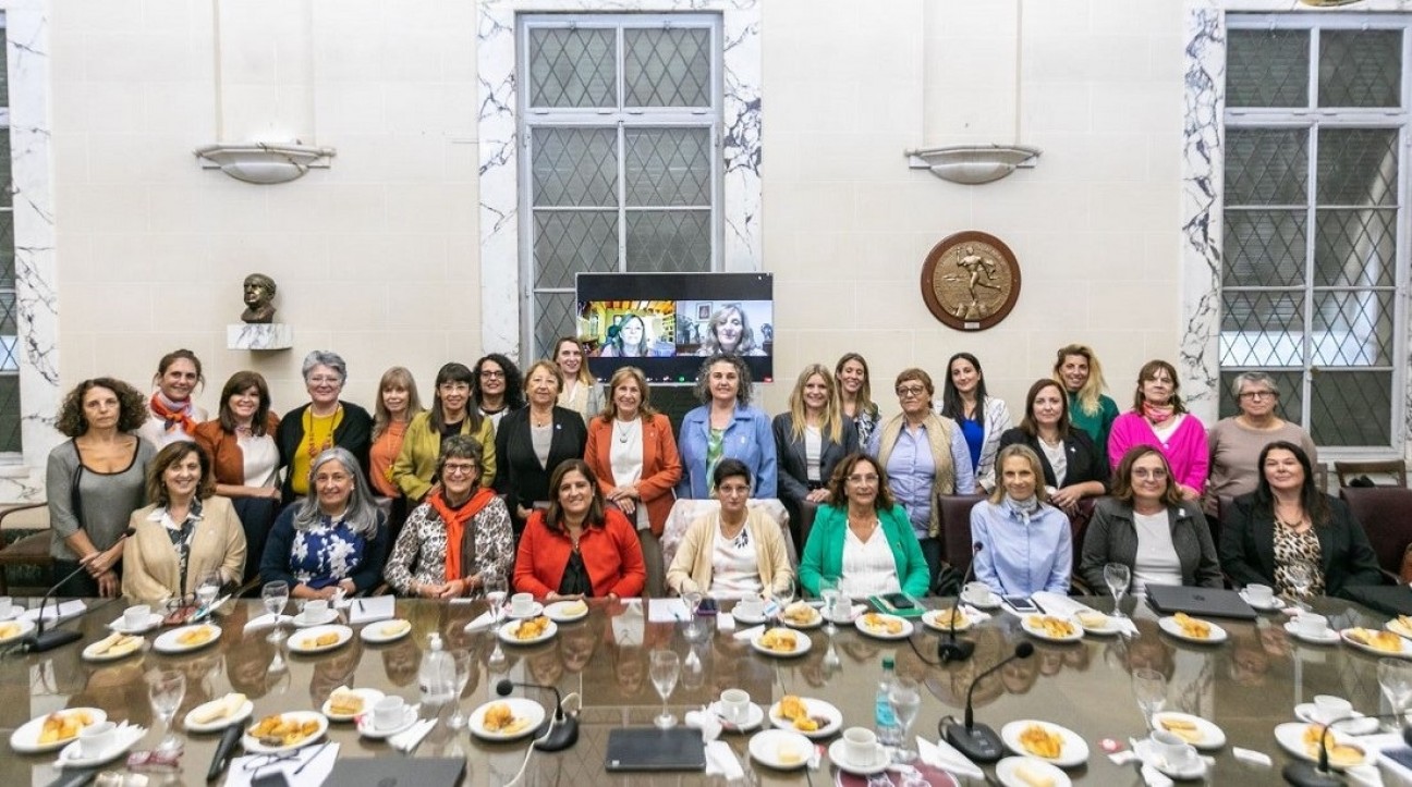 imagen La rectora Esther Sánchez participó del Foro de rectoras y vicerrectoras de universidades