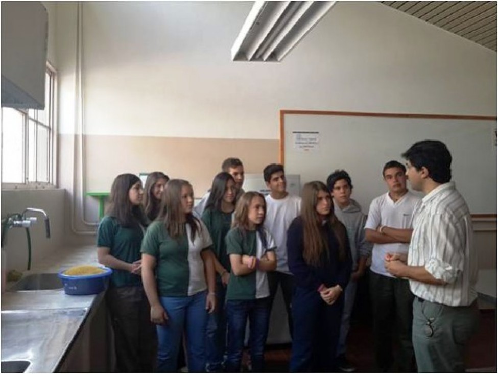 imagen Premian la miel que elaboran estudiantes del Liceo Agrícola