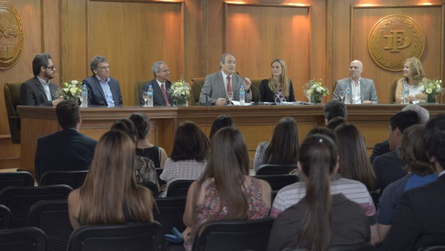 imagen Estudiantes compiten en simulacro de juicio ante la Corte Interamericana de DDHH 