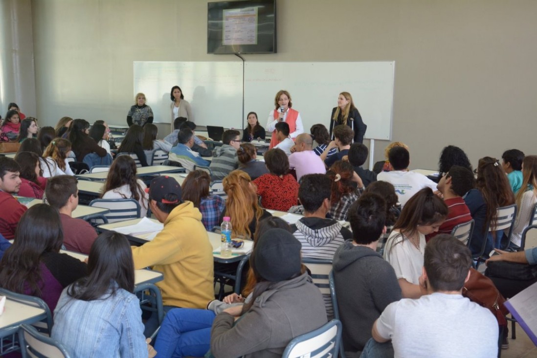 imagen Más de 5000 ingresantes a la UNCuyo participan de encuentro de orientación vocacional