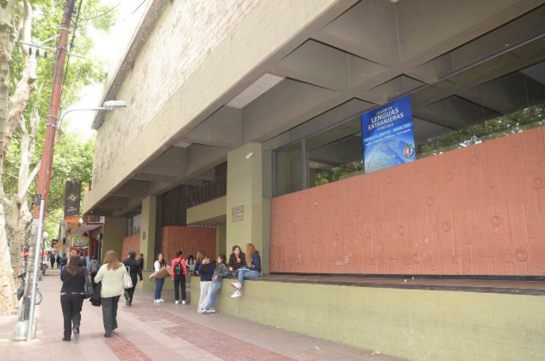 imagen Suspenden clases en Colegios pero la actividad en las Facultades es normal