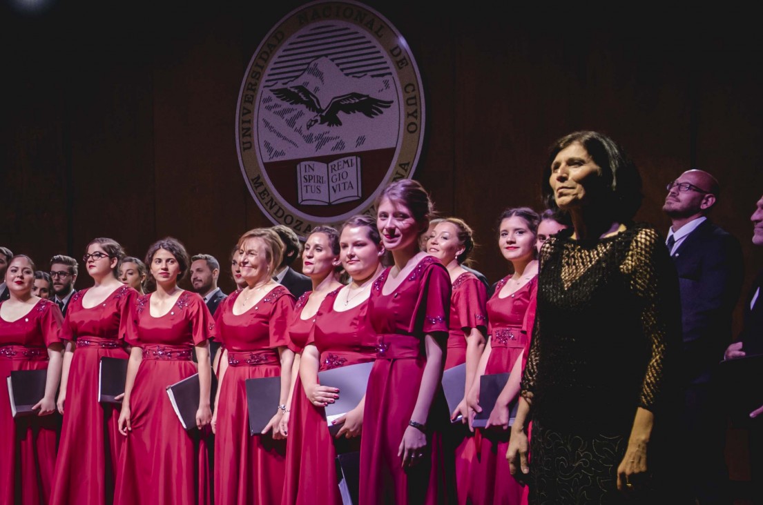 imagen El Coro Universitario cierra el año con Lux Aeterna