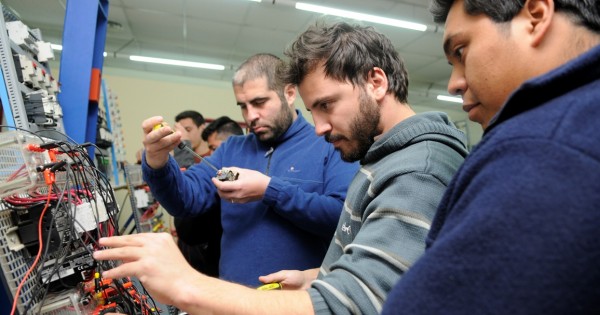 Enseñan Electricidad Básica Industrial - Prensa UNCUYO