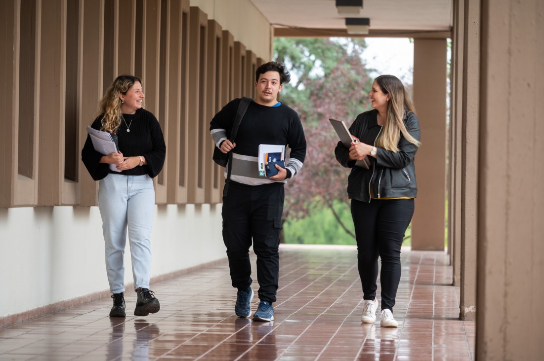 imagen Ingreso a la UNCUYO: conocé la familia de carreras para estudiar en 2025