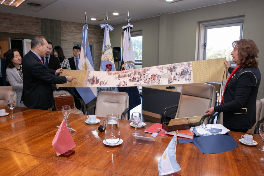 imagen La rectora de la UNCUYO y el embajador de China consolidan vínculos con vistas al futuro