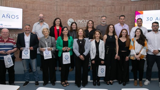 imagen Tres décadas de servicio: la Universidad reconoció la dedicación de su personal