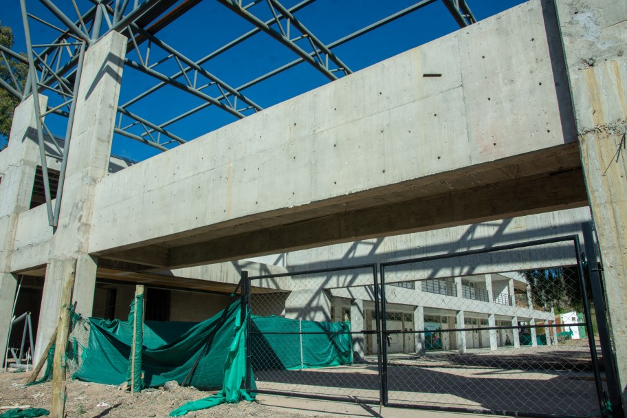 imagen La Rectora recorrió obras en escuelas de la UNCUYO