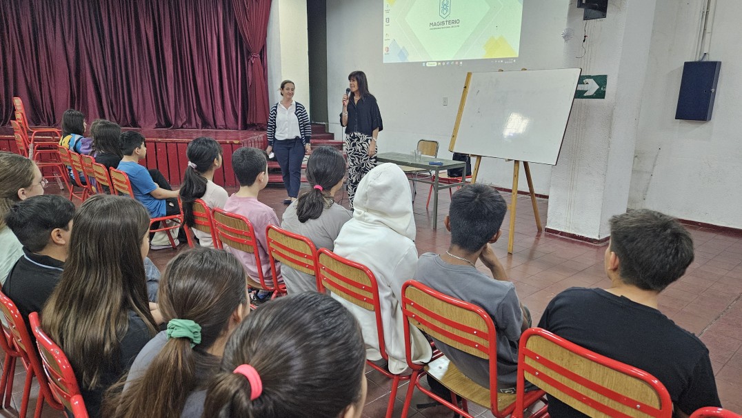 imagen Ingreso a escuelas de la UNCUYO: el 3° encuentro se centró en consultas sobre Matemática