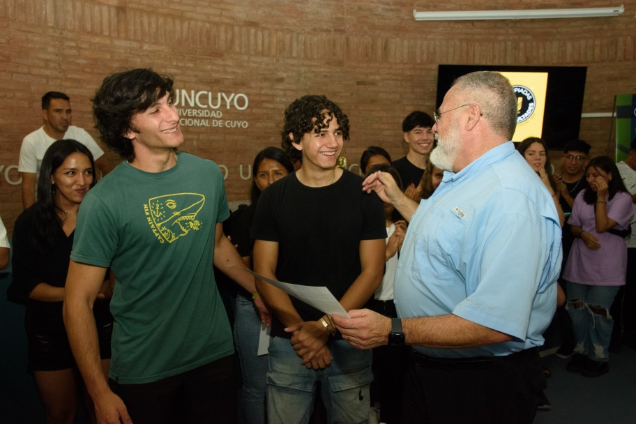 imagen Ciencias Económicas recibió la copa Challenger del Interfacultades