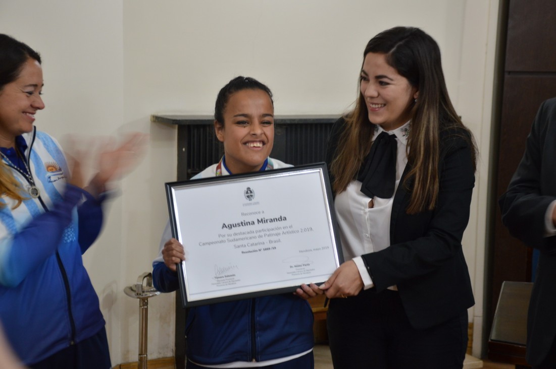 imagen Patinadora con discapacidad que ganó el Sudamericano recibió un reconocimiento