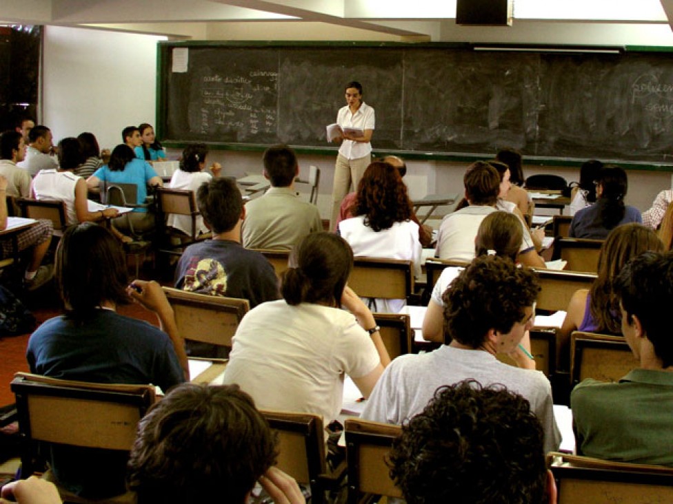 imagen Docentes pueden realizar estancia académica en el exterior