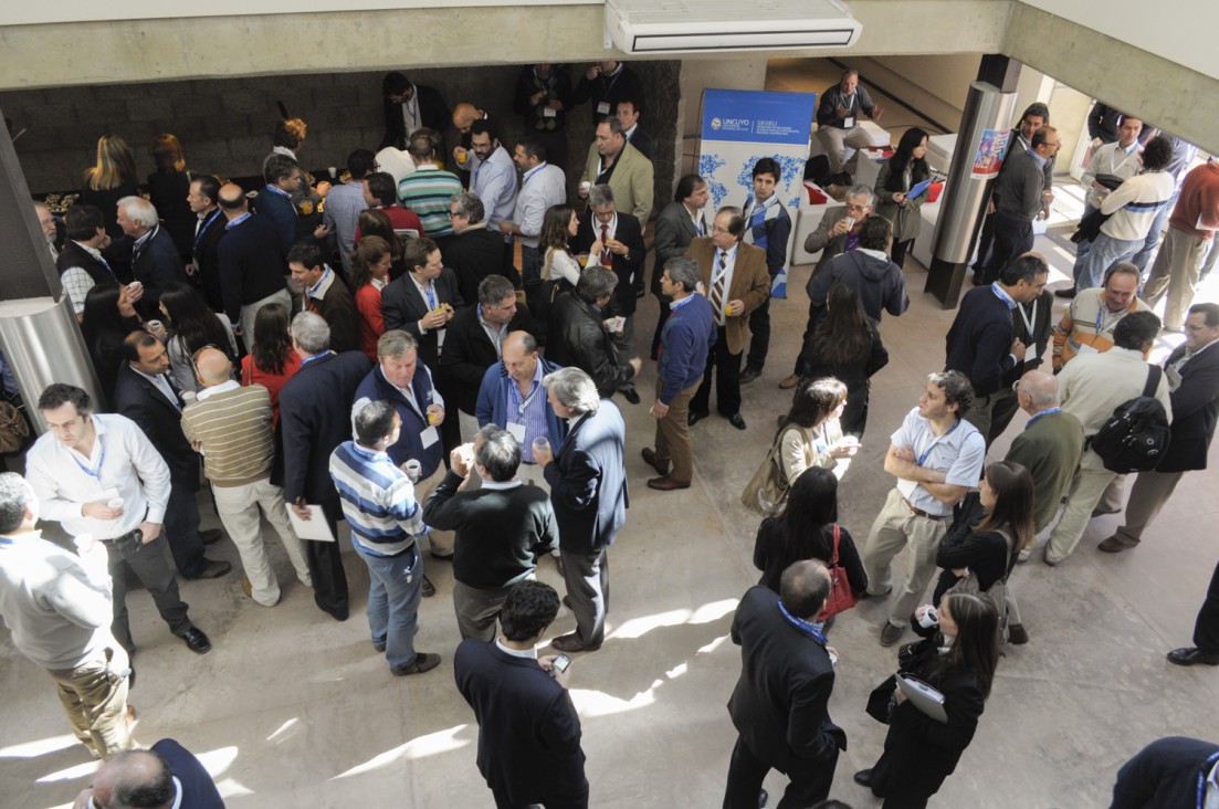 imagen La UNCuyo participó en el Foro Vitivinícola