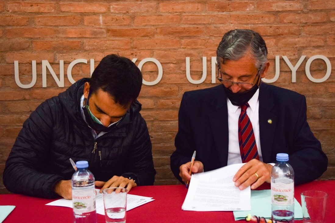 imagen UNCUYO y VALOS se unen para trabajar en el cuidado del ambiente