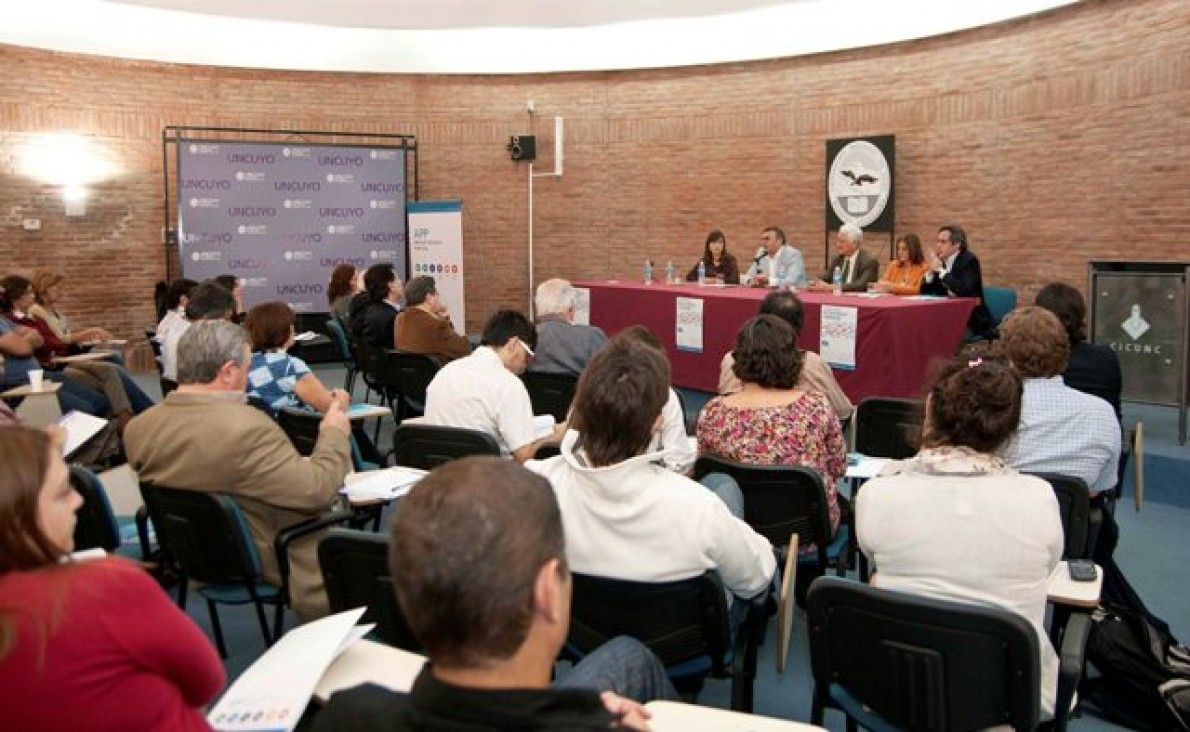 imagen Políticas públicas y Universidad analizan en unas jornadas en la UNCuyo