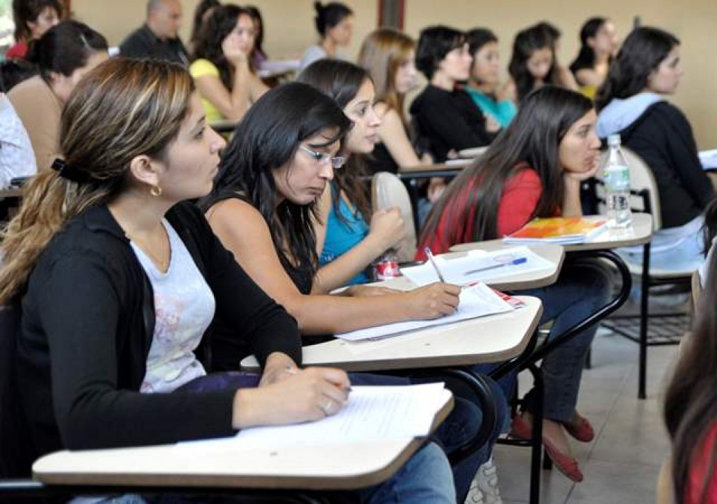 imagen Becan a estudiante para desarrollar tareas vinculadas a la gestión del agua