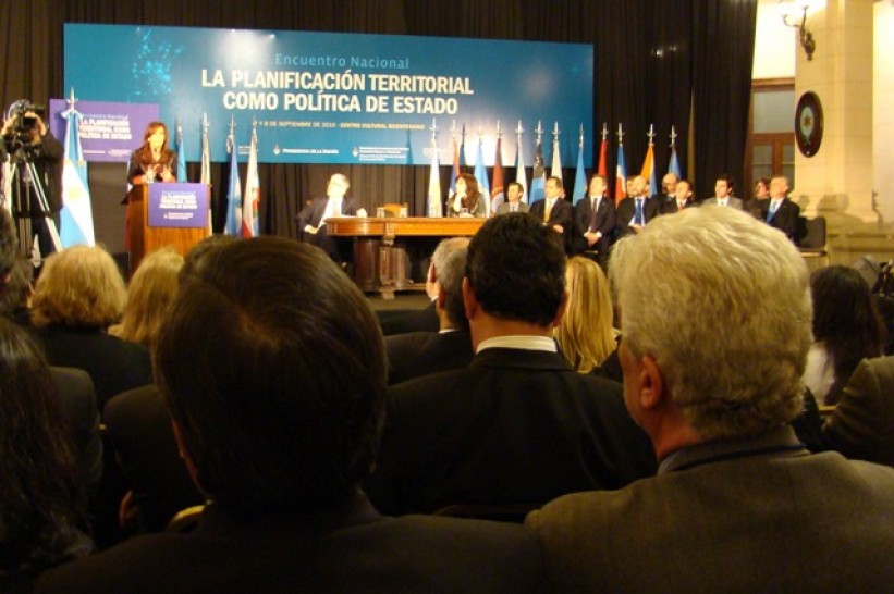 imagen Somoza participó en anuncio de una futura Ley Nacional de Ordenamiento Territorial
