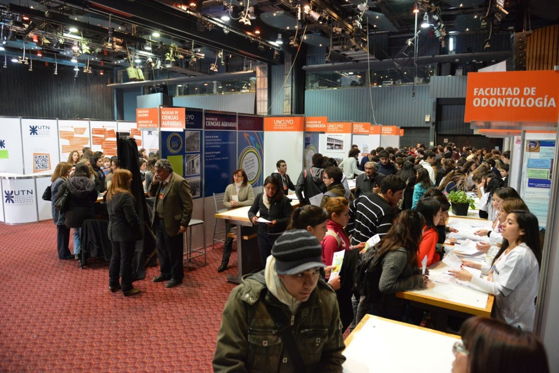 imagen Comienza exposición de carreras de la UNCUYO, UTN e institutos de Educación Superior