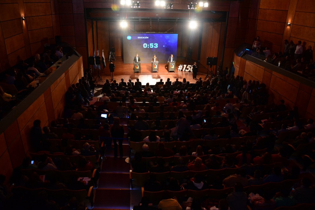 imagen El debate colmó la Nave Universitaria