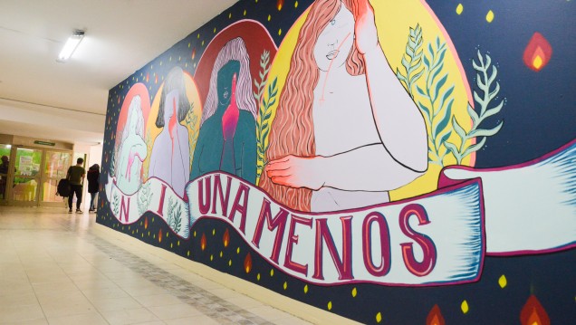 imagen Mural en la UNCUYO reivindica la lucha por "Ni una menos"