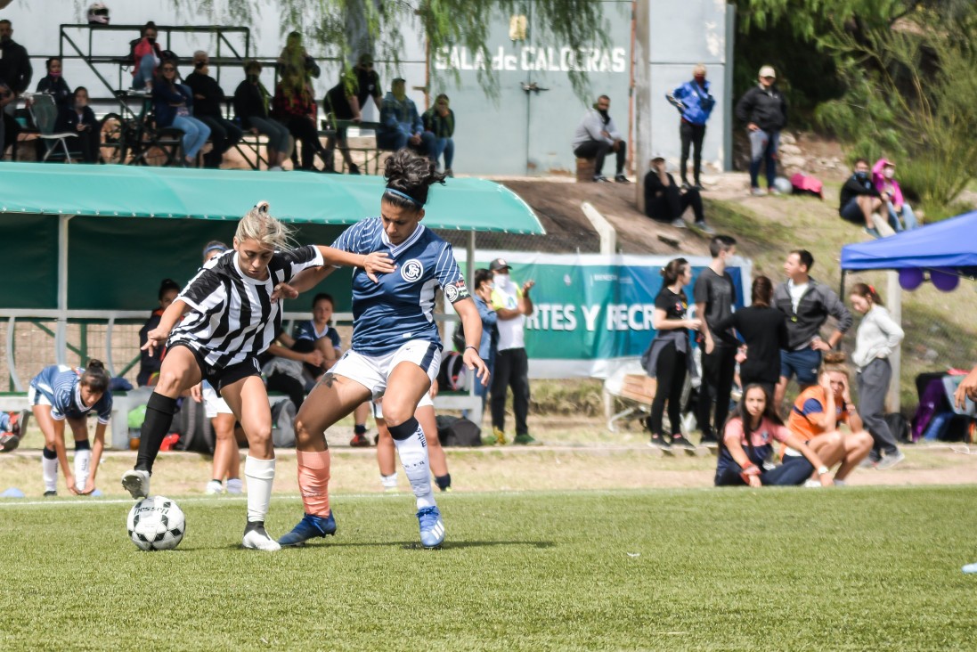 imagen Fútbol femenino: por primera vez la UNCUYO competirá en la Liga Mendocina