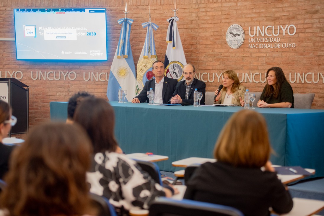 imagen Presentaron en la UNCUYO el Plan Nacional de Ciencia, Tecnología e Innovación 2030