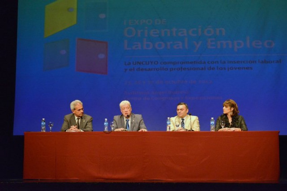 imagen Comenzó la Primera Expo de Orientación Laboral y Empleo para jóvenes que buscan trabajo