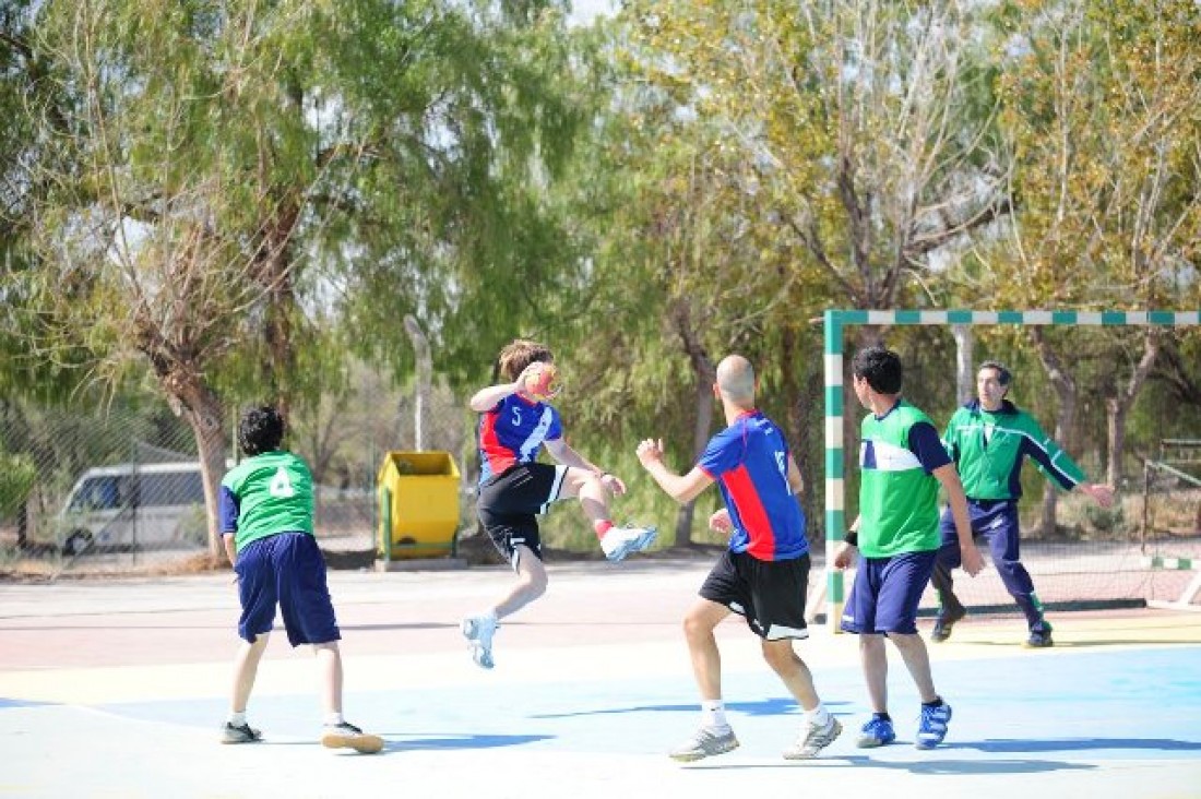 imagen Cultura, deporte y capacitación en recursos humanos universitarios en una Jornada