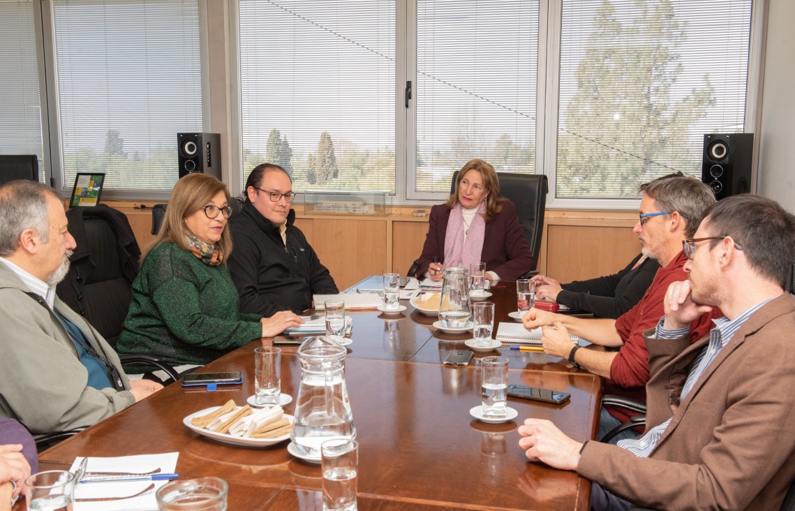 imagen Rectora de la UNCUYO recibió a la FADIUNC 