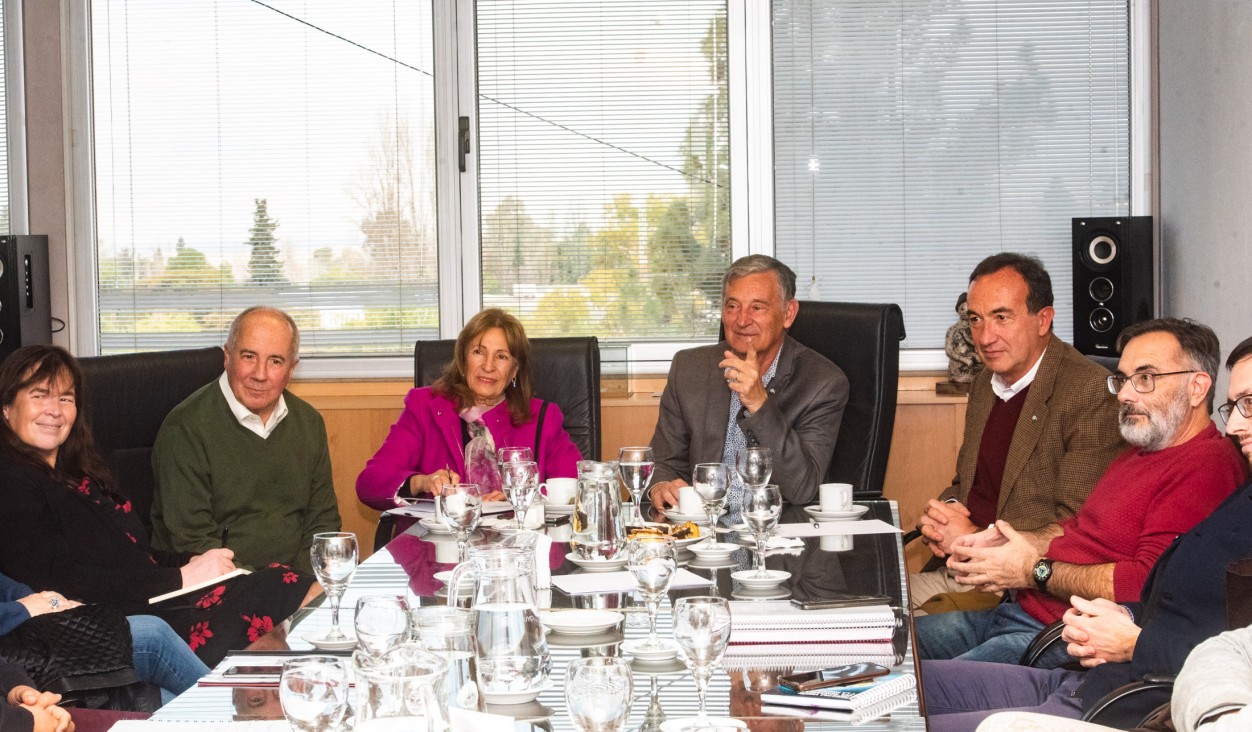 imagen Transición en la UNCUYO: el equipo de Esther Sánchez se reunió con el actual gabinete de Daniel Pizzi