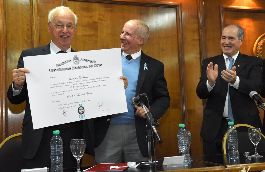 imagen Juez Internacional del Mar nuevo doctor Honoris Causa de la UNCuyo