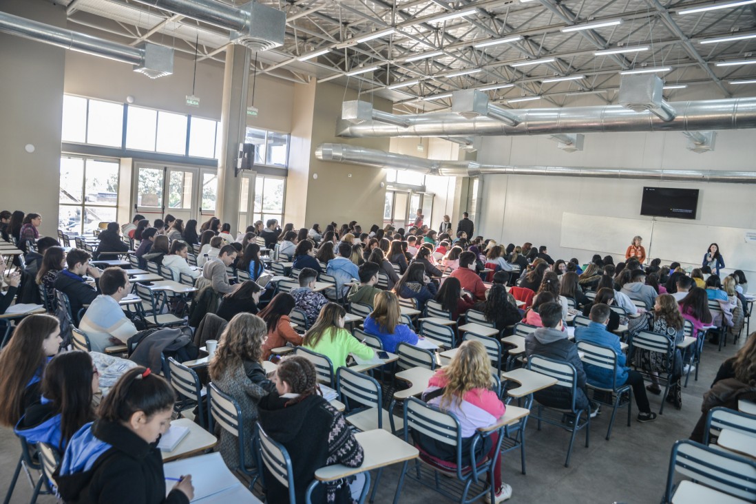 imagen Estudiantes secundarios se formaron para ser tutores