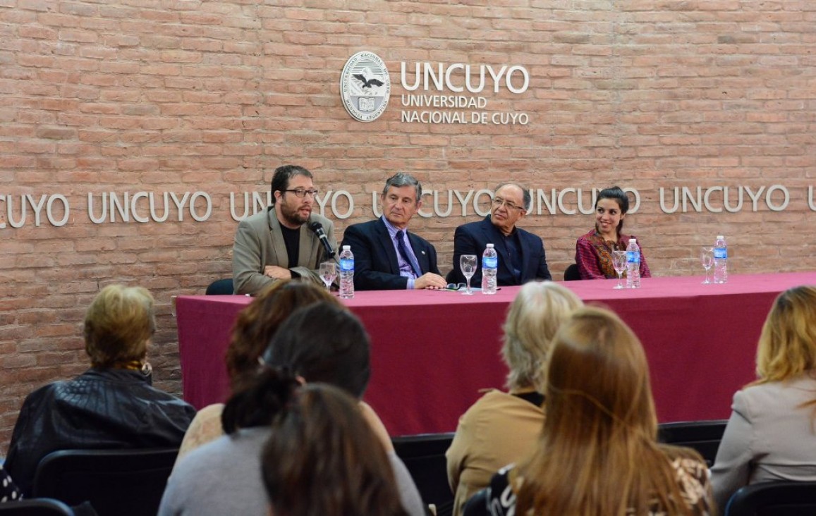 imagen Médico ecuatoriano analizó la salud pública en la UNCuyo