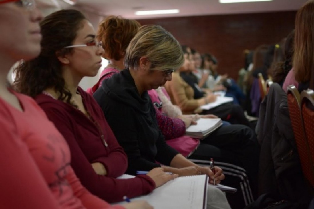 imagen Docentes podrán formarse en el exterior