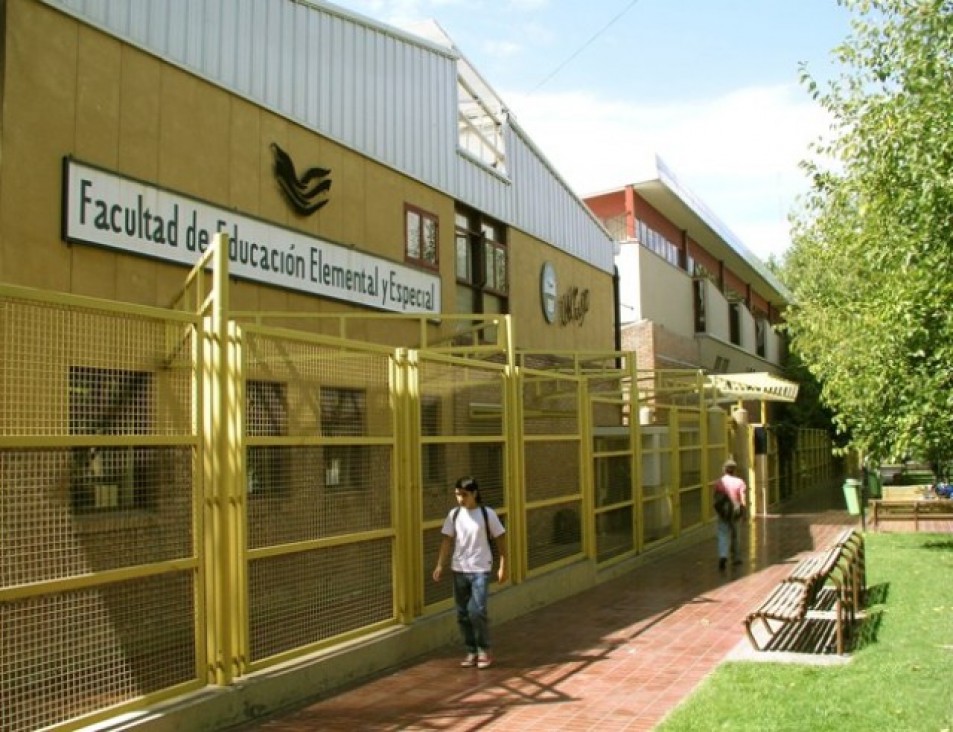 imagen Escuela y Facultad de la UNCuyo cerradas por duelo