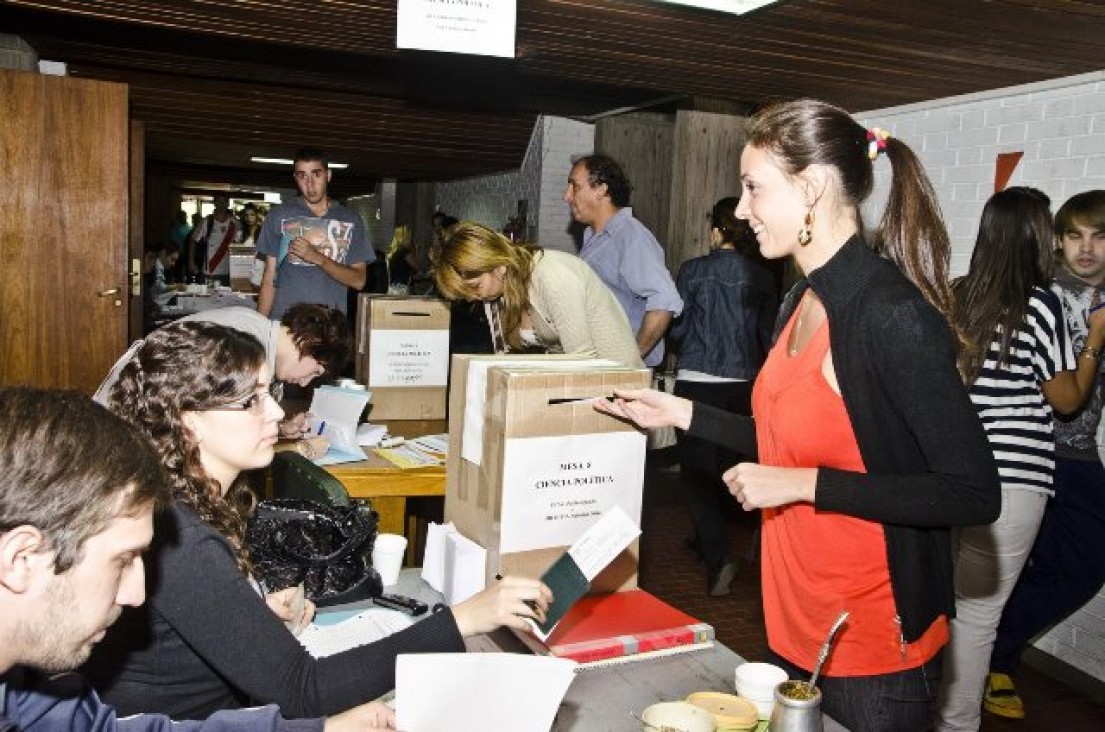 imagen Graduados votaron sus representantes en la UNCuyo