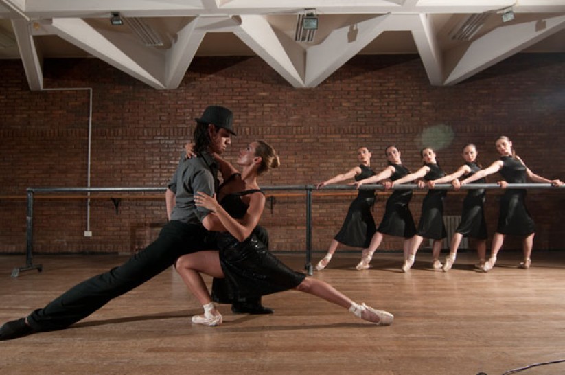 imagen Espectáculo de danza del Ballet universitario por el Bicentenario