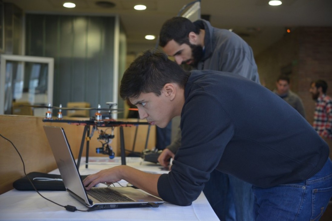 imagen Liderazgo ágil: egresados emprendedores podrán capacitarse en un Programa Ejecutivo Online